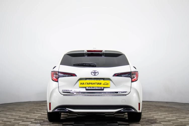 Toyota Corolla 5 из 6