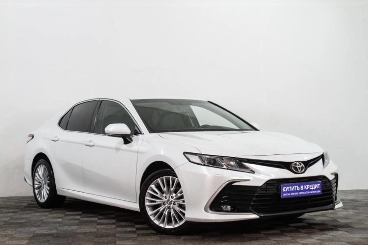 Toyota Camry 1 из 6