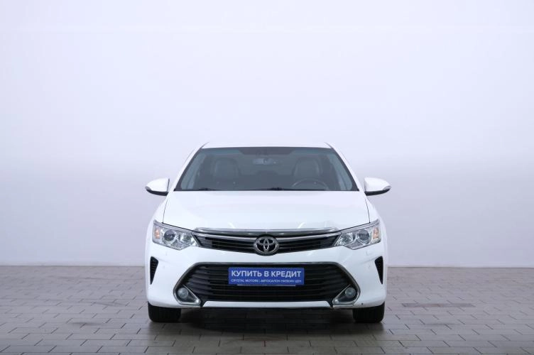 Toyota Camry 2 из 6