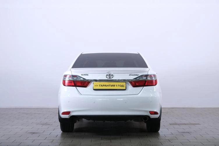 Toyota Camry 5 из 6