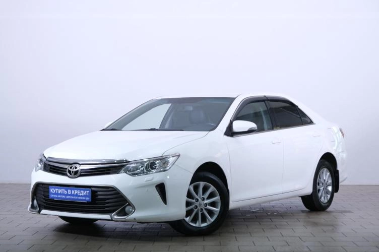 Toyota Camry 3 из 6