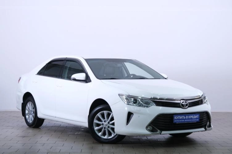Toyota Camry 1 из 6