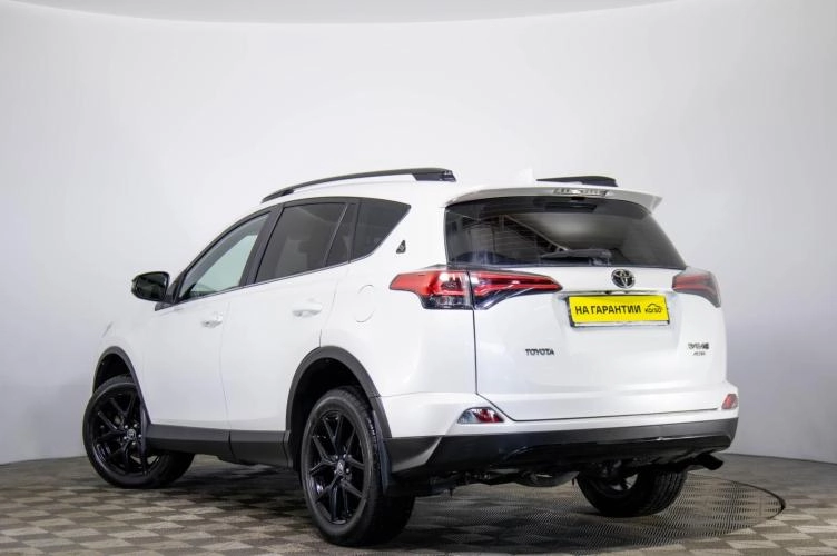 Toyota RAV4 6 из 6