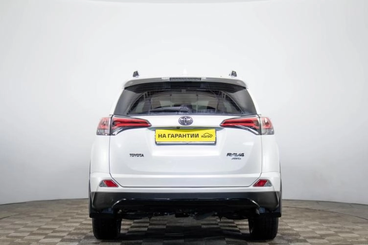 Toyota RAV4 5 из 6
