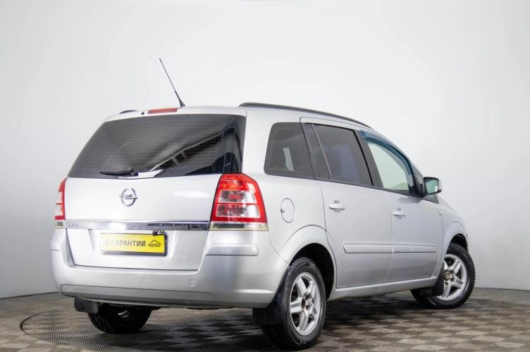 Opel Zafira 4 из 6