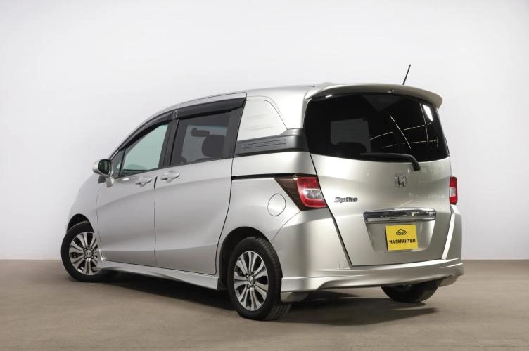 Honda Freed 4 из 6
