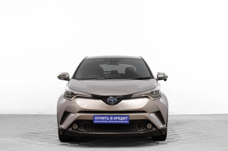 Toyota C-HR 2 из 6