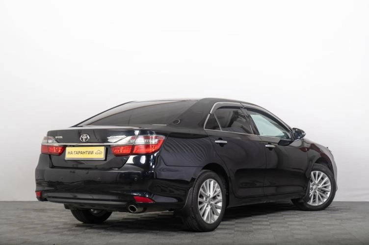 Toyota Camry 5 из 6