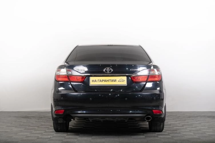 Toyota Camry 6 из 6