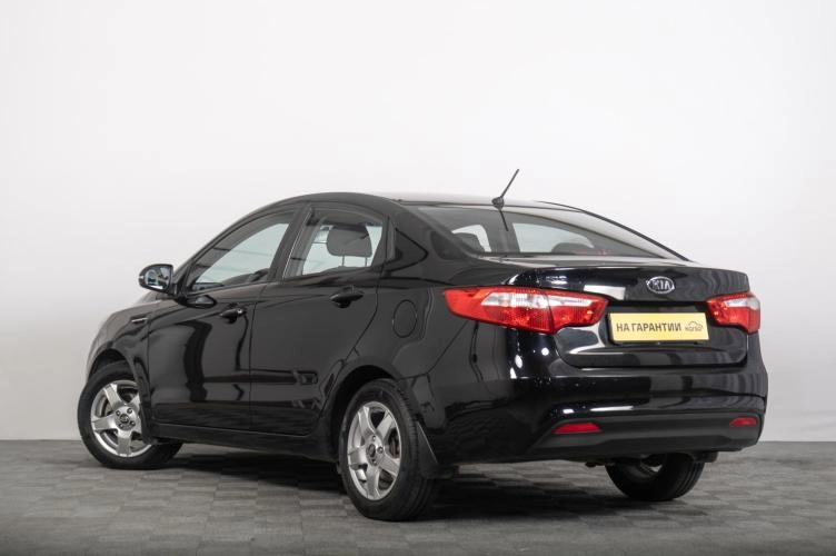 KIA Rio 4 из 6