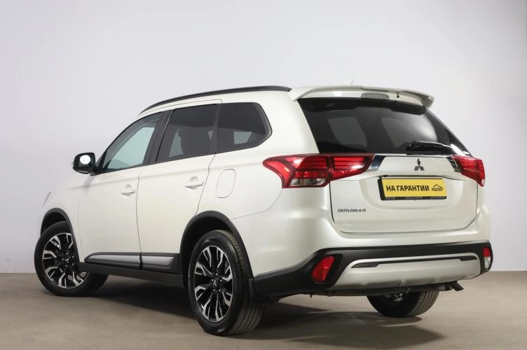 Mitsubishi Outlander 4 из 6