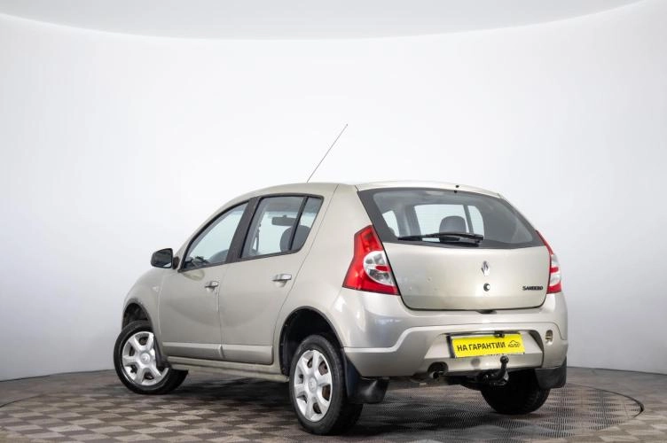 Renault Sandero 6 из 6