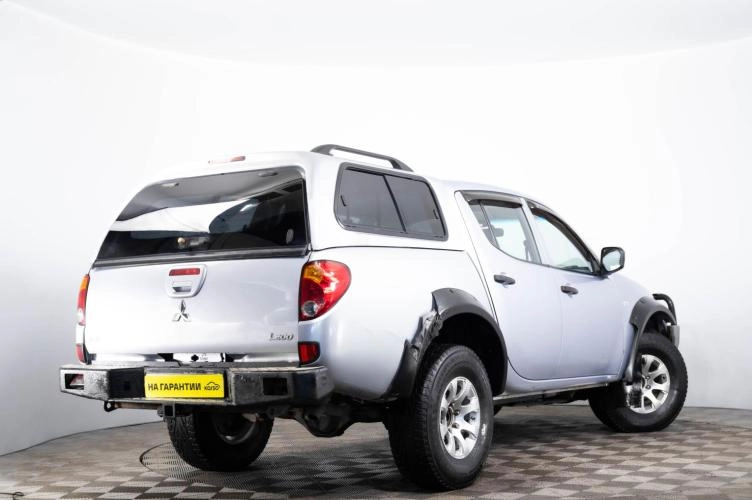 Mitsubishi L200 4 из 6