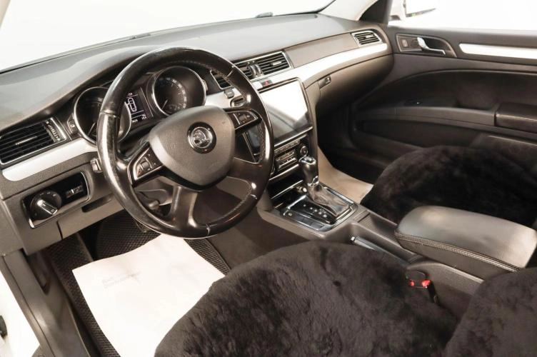 Skoda Superb 8 из 19