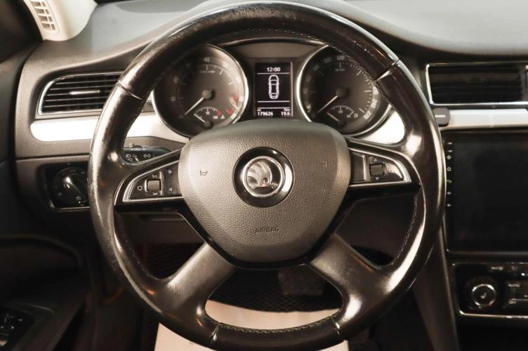 Skoda Superb 13 из 19