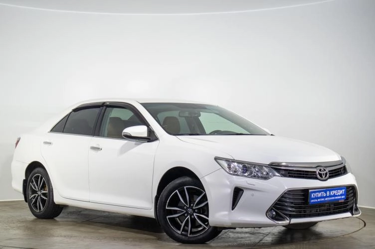 Toyota Camry 1 из 6