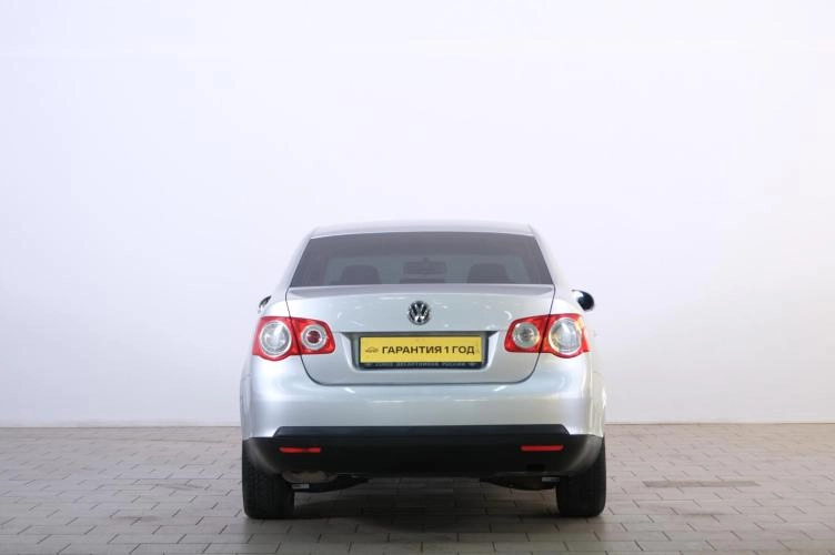 Volkswagen Jetta 5 из 6