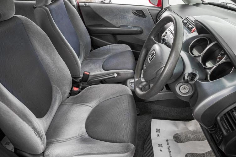 Honda Fit 8 из 20