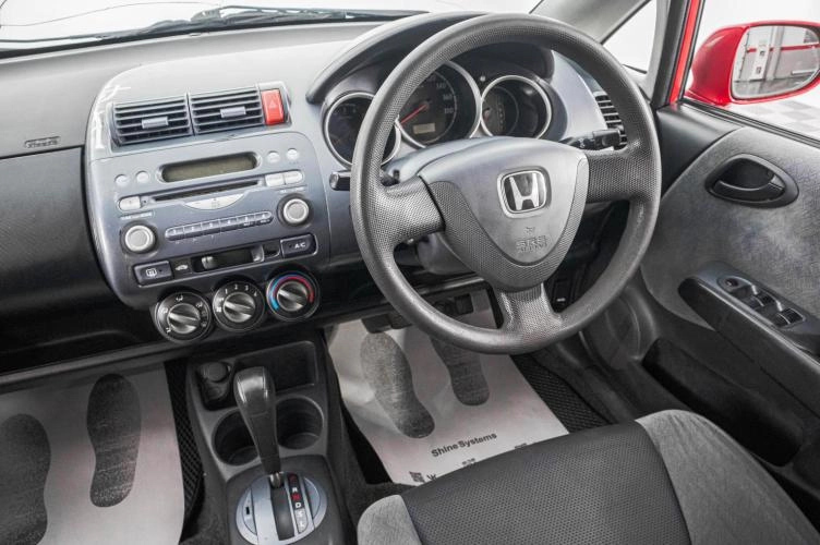 Honda Fit 12 из 20