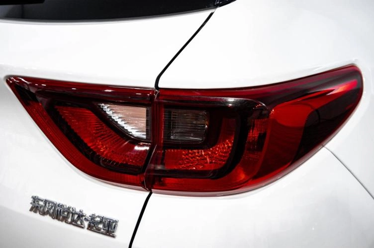 KIA KX1 8 из 27