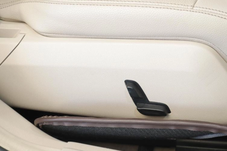 Mercedes-Benz E-класс 19 из 23