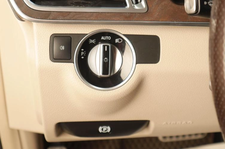 Mercedes-Benz E-класс 21 из 23