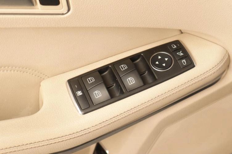 Mercedes-Benz E-класс 7 из 23