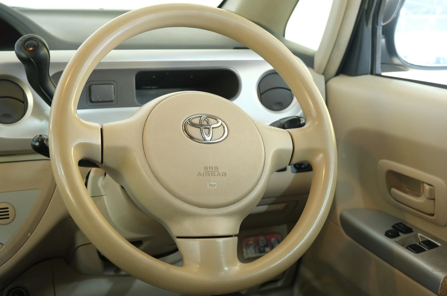 Toyota Porte 10 из 17