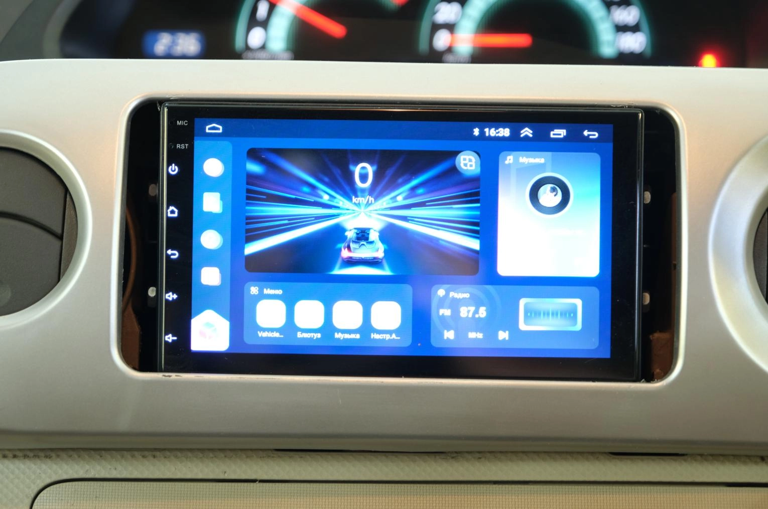 Toyota Porte 12 из 17