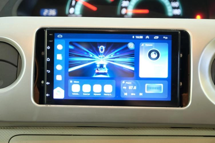 Toyota Porte 12 из 17