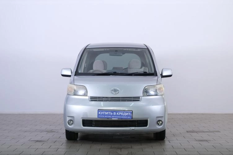 Toyota Porte 2 из 6