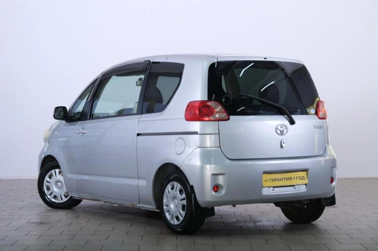 Toyota Porte 4 из 6