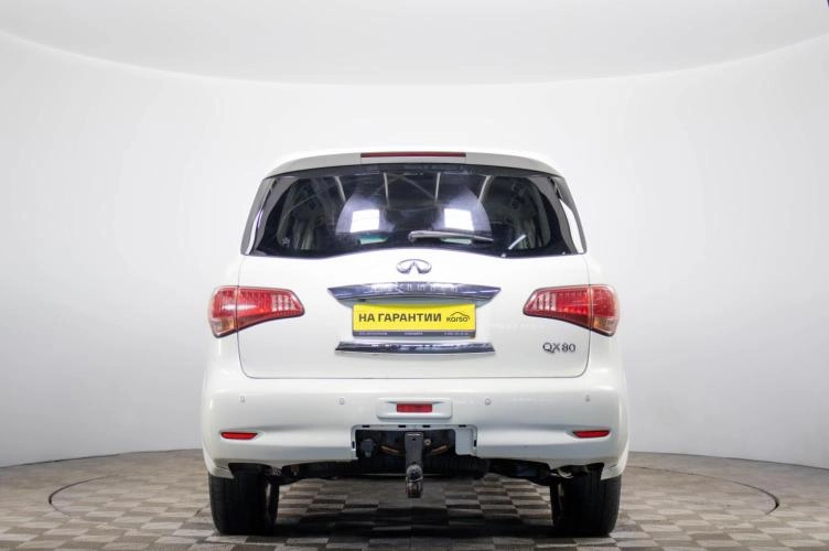 Infiniti QX80 5 из 6