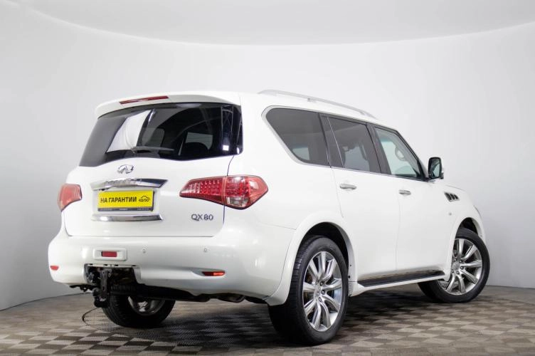 Infiniti QX80 4 из 6