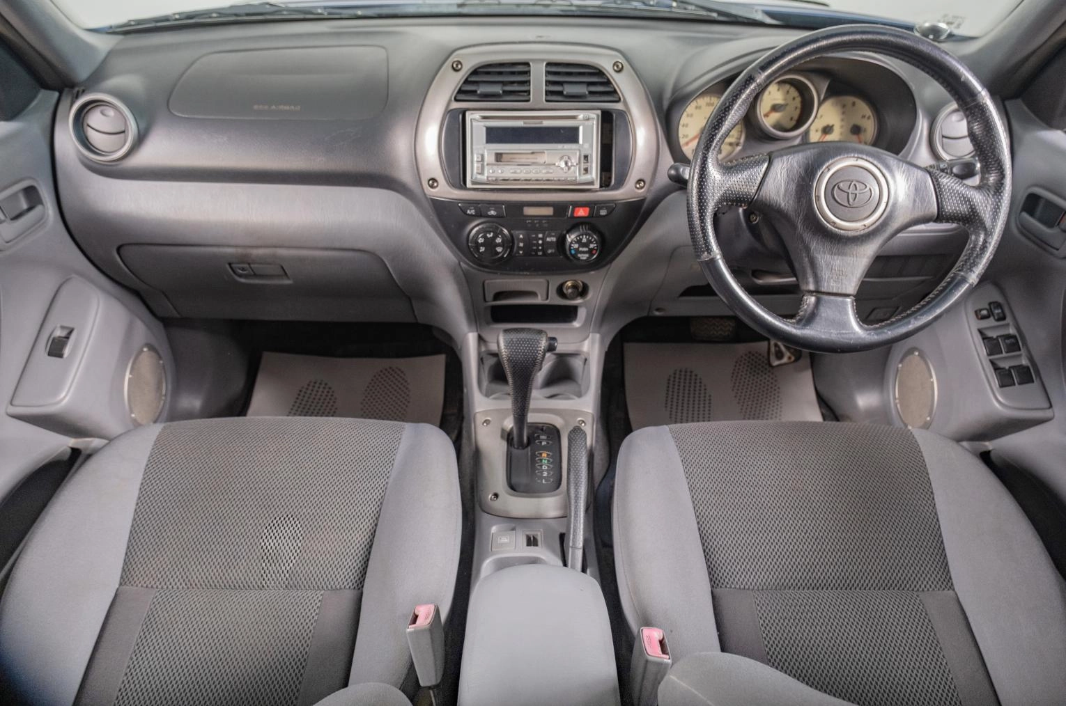 Toyota RAV4 10 из 16
