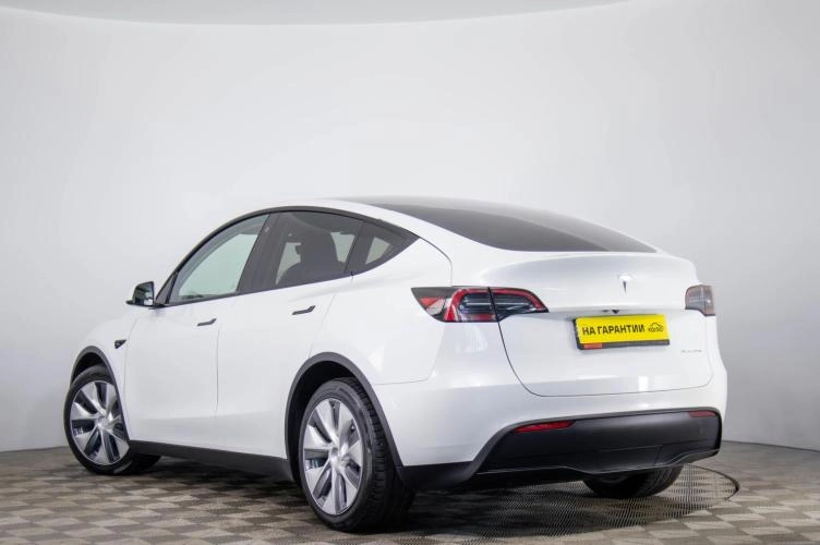 Tesla Model Y 6 из 6