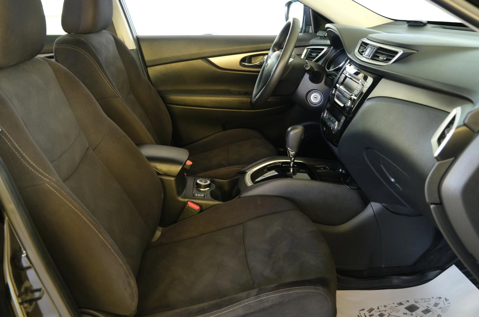 Nissan X-Trail 16 из 19