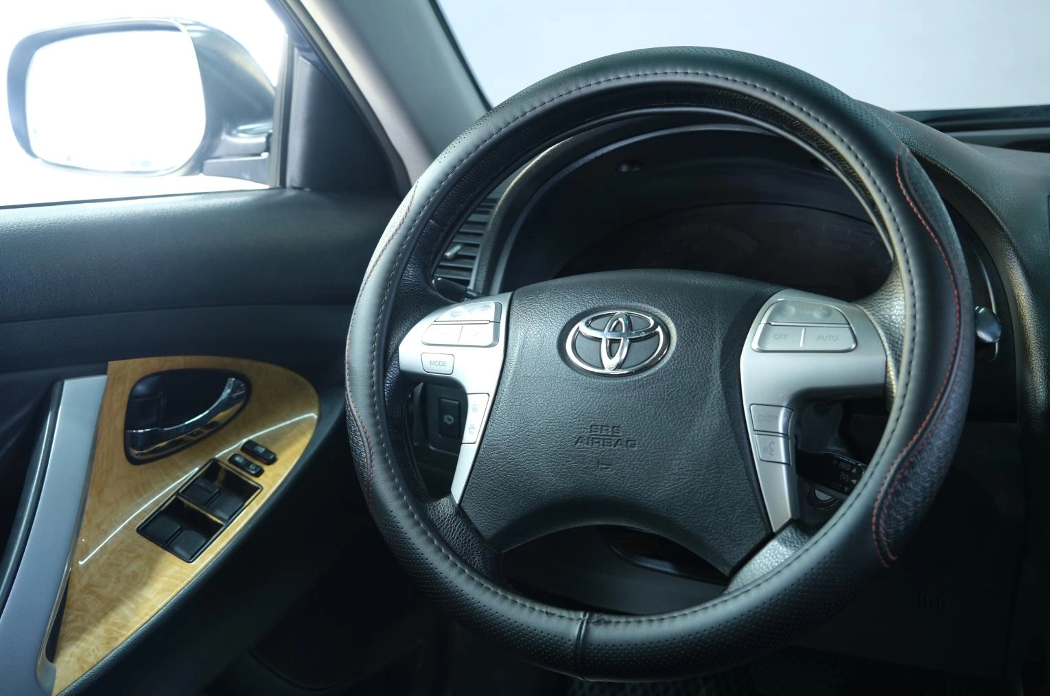 Toyota Camry 13 из 22