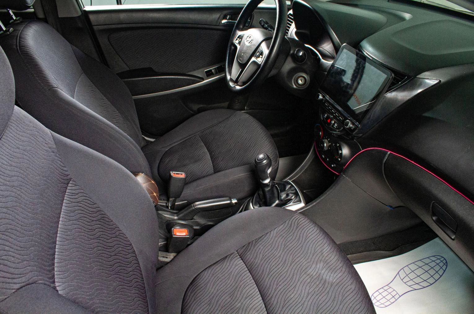 Hyundai Solaris 9 из 16