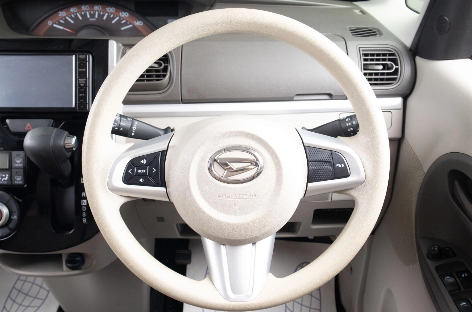 Daihatsu Tanto 9 из 19