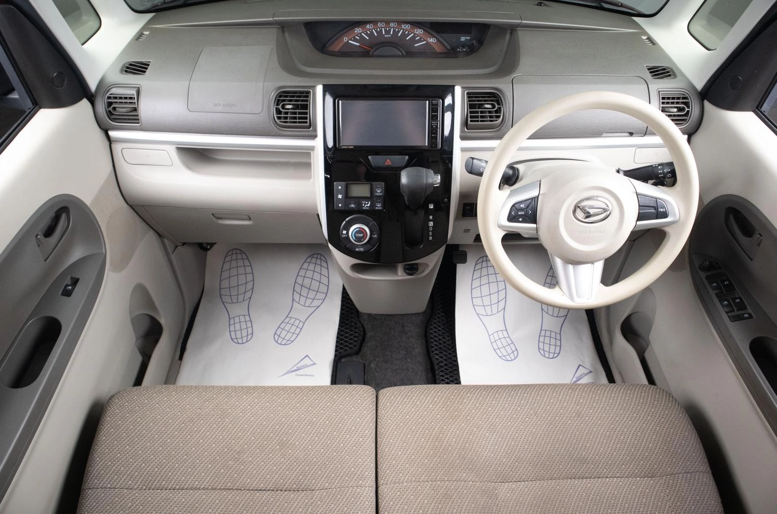 Daihatsu Tanto 7 из 19