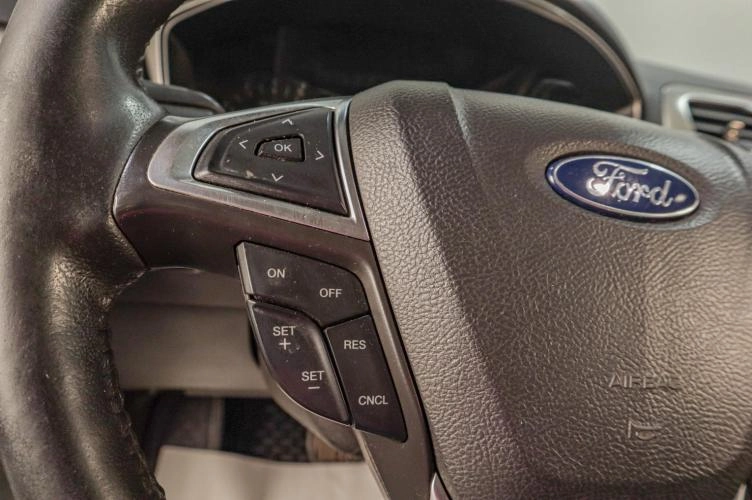 Ford Fusion (North America) 10 из 17