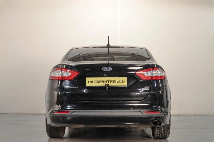 Ford Fusion (North America) 5 из 6