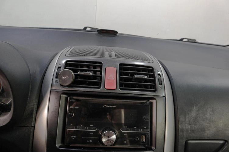 Toyota Auris 11 из 15