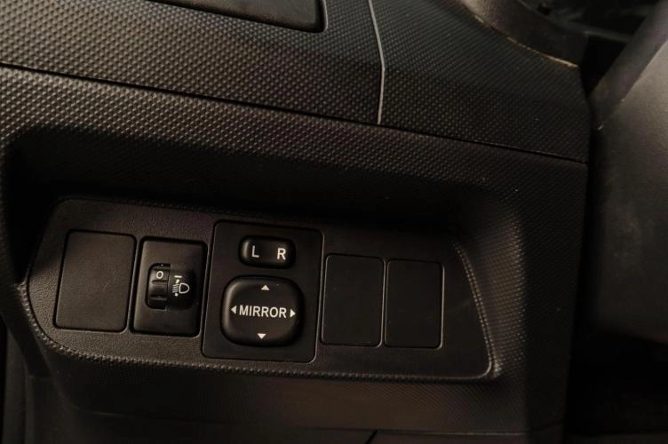 Toyota Auris 8 из 15
