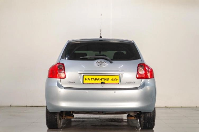 Toyota Auris 5 из 6