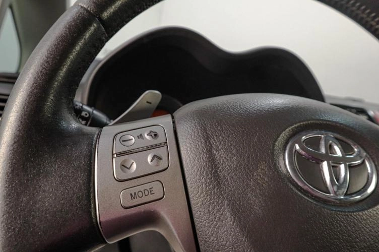 Toyota Auris 9 из 15