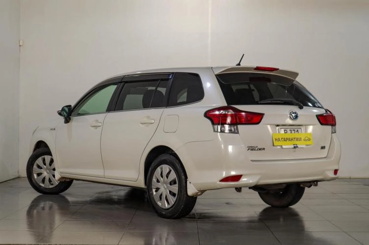 Toyota Corolla Fielder 4 из 18