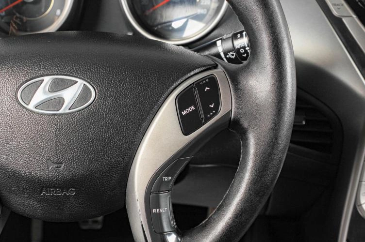 Hyundai Elantra 15 из 19
