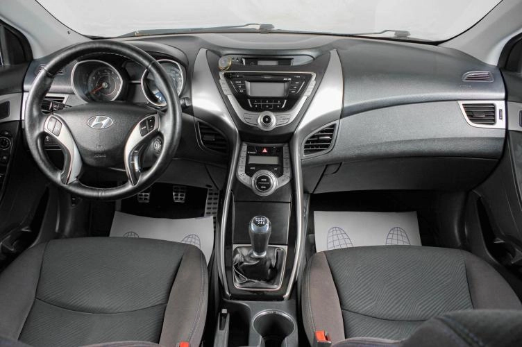 Hyundai Elantra 12 из 19
